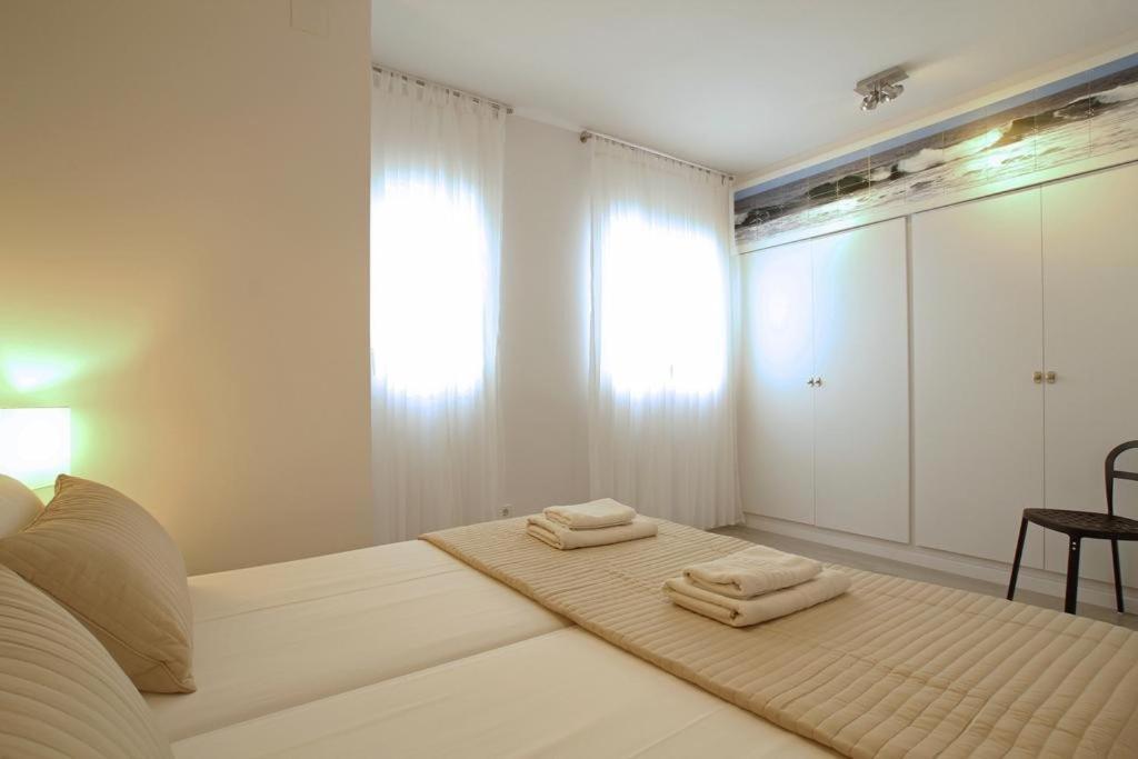 Warm Sands Apartment By Hello Homes Sitges Dış mekan fotoğraf
